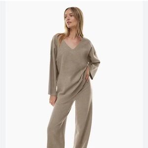 Aritzia Wilfred souvenir sweater, size 2, colour heather medium taupe